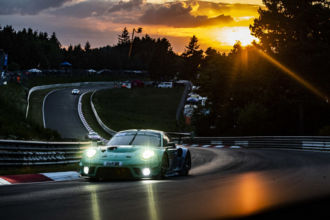 24-Stunden-Rennen | Nürburgring: Bester Porsche 911 GT3 R beendet unfallträchtiges Rennen in den Top 10.