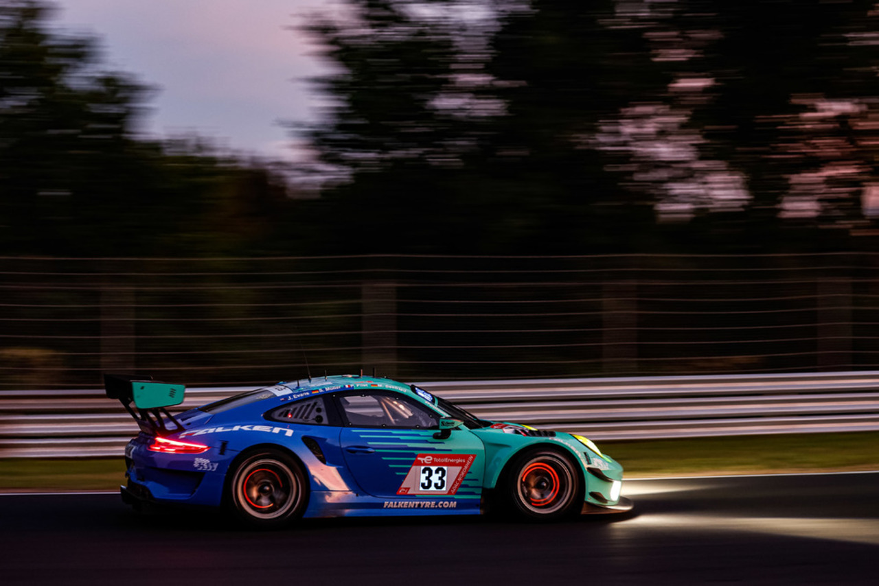 24-Stunden-Rennen | Nürburgring: Bester Porsche 911 GT3 R beendet unfallträchtiges Rennen in den Top 10.