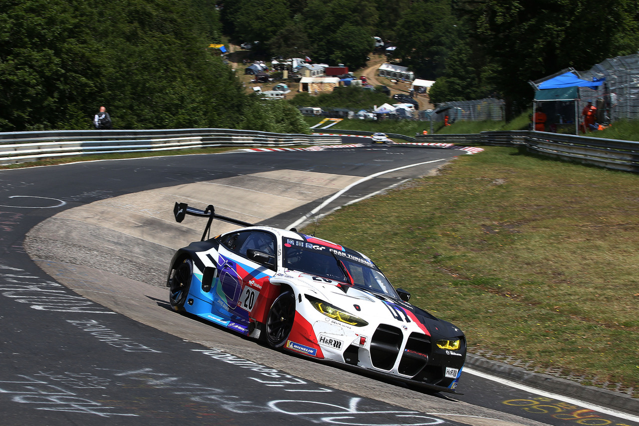 24 stunden | Nürburgring: BMW M Motorsport Teams können starken Speed des BMW M4 GT3 nicht in gute Ergebnisse ummünzen.