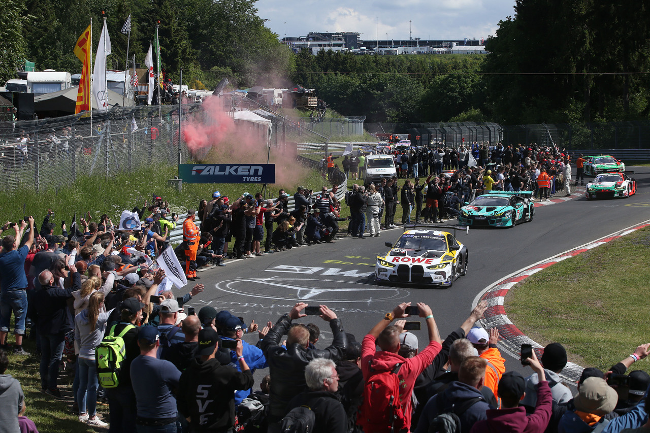 24 stunden | Nürburgring: BMW M Motorsport Teams können starken Speed des BMW M4 GT3 nicht in gute Ergebnisse ummünzen.