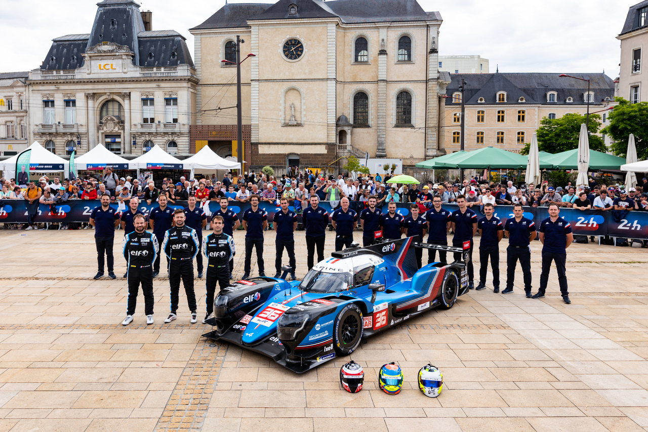 Alpine Elf Endurance Team in Le Mans Modus...