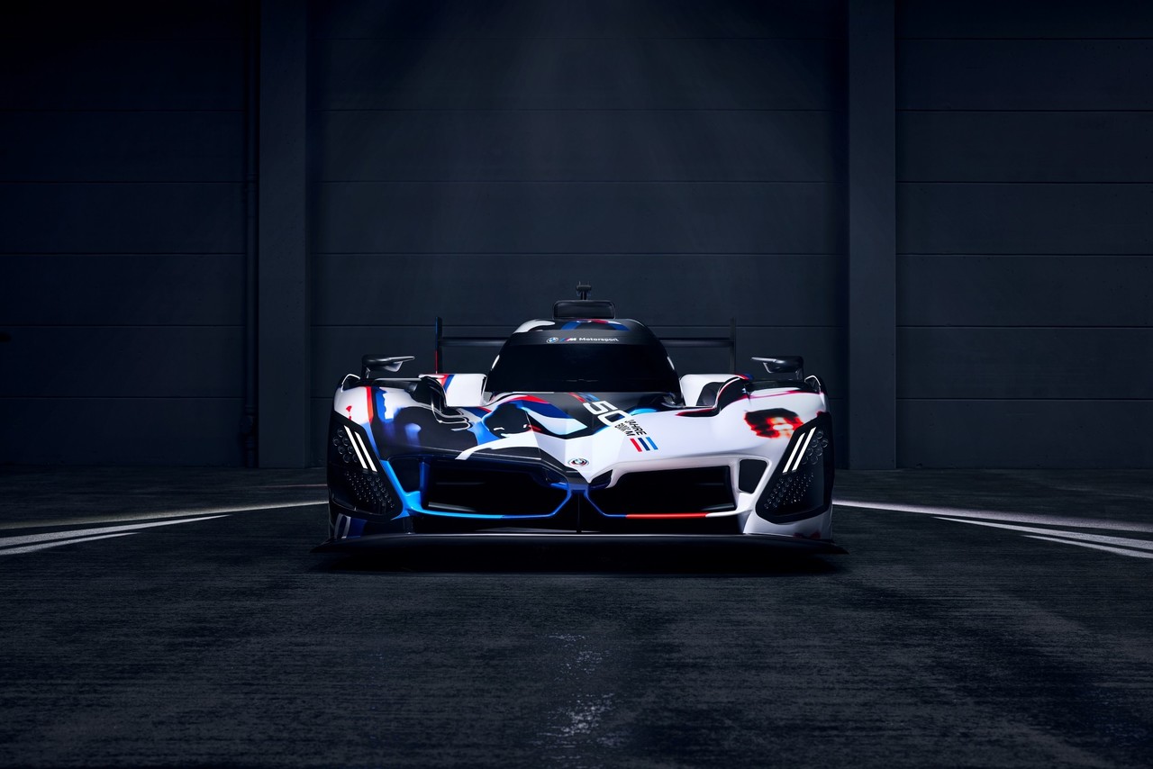 Neues Design, neuer Name: BMW M Hybrid V8 erhält aufregende Camouflage-Livery mit historischen Elementen.