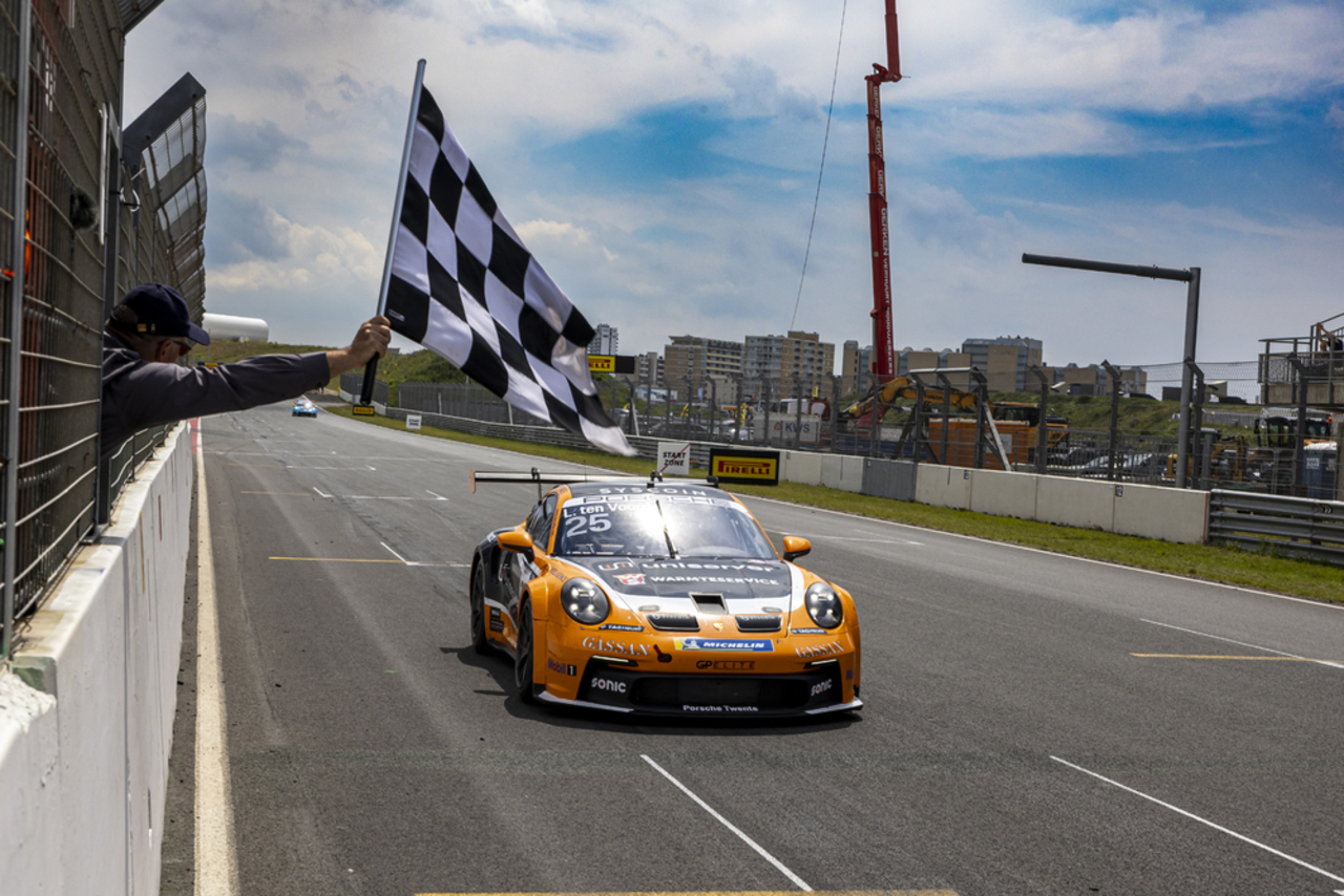 Porsche Carrera Cup Deutschland, 8. Lauf, Zandvoort: Heimsieg für ten Voorde, Heinrich zur Saisonhalbzeit an der Spitze.