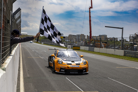 Porsche Carrera Cup Deutschland, 8. Lauf, Zandvoort: Heimsieg für ten Voorde, Heinrich zur Saisonhalbzeit an der Spitze.