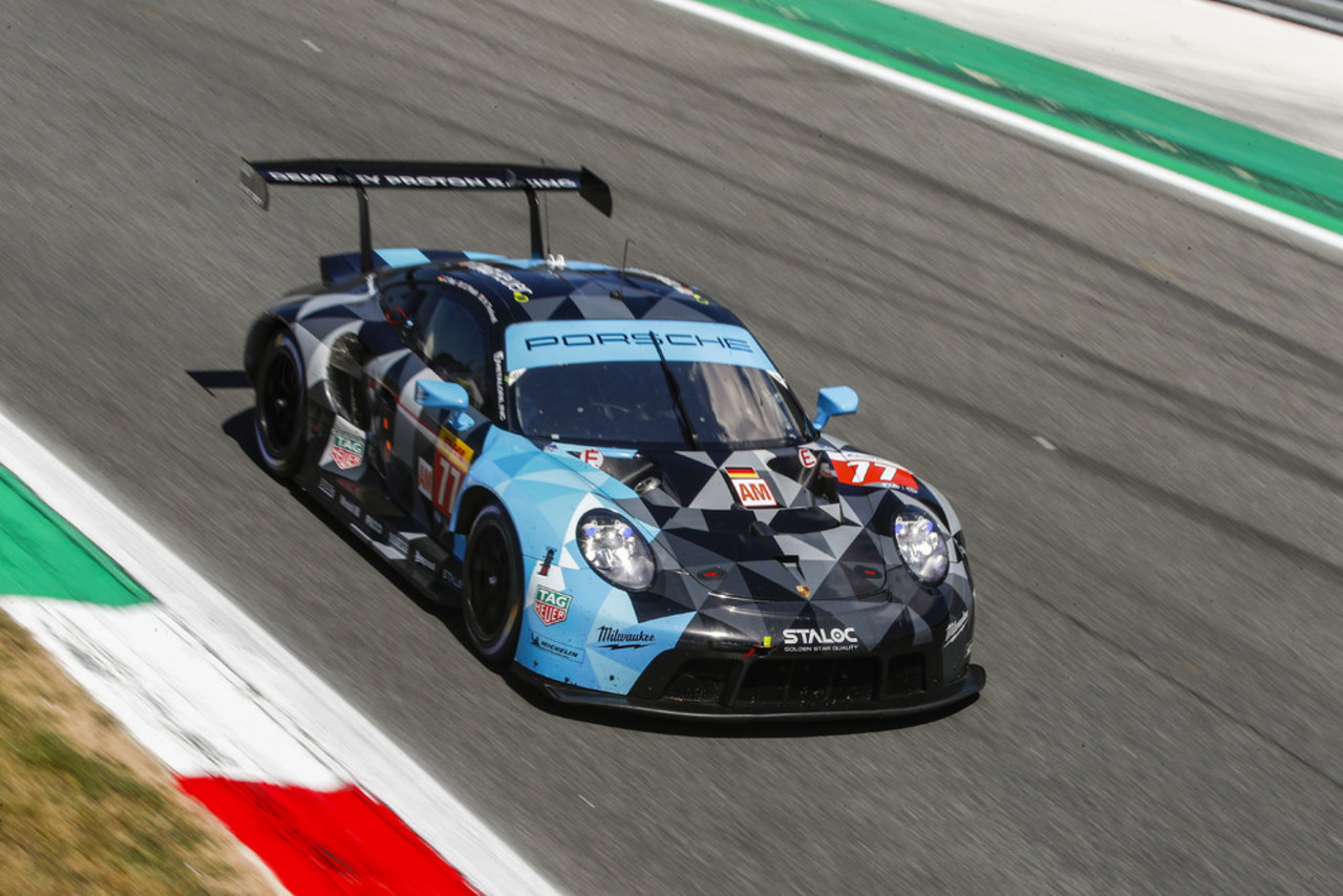 FIA Langstrecken-Weltmeisterschaft WEC, Lauf 4, Monza – Porsche 911 RSR von Dempsey-Proton Racing gewinnt die GTE-Am-Klasse.
