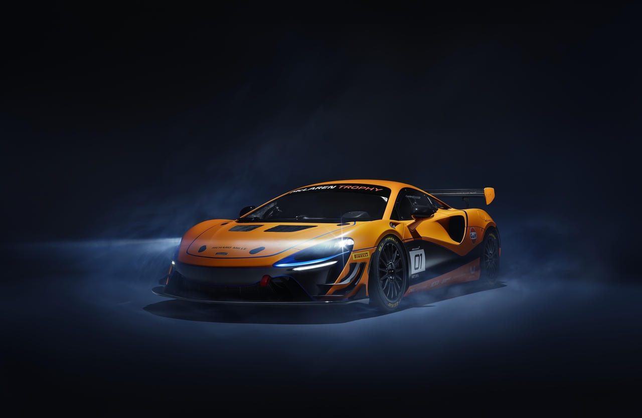 Neue Pro-Am McLaren Trophy-Meisterschaft mit maßgeschneidertem Artura-Rennwagen bei GT World Challenge Europe-Veranstaltungen im Jahr 2023.