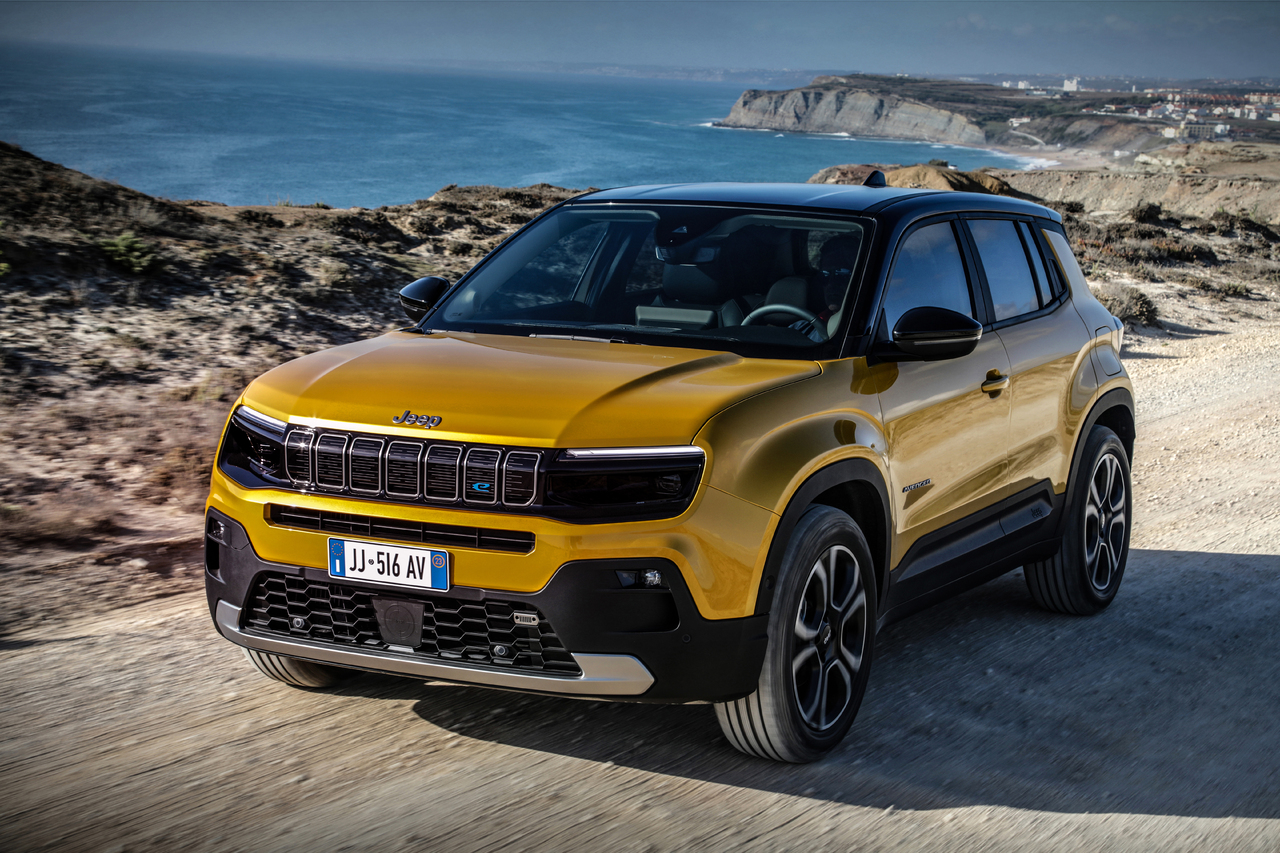 Der neue Jeep® Avenger wird in Paris vorgestellt, der erste vollelektrische SUV der Marke Jeep.