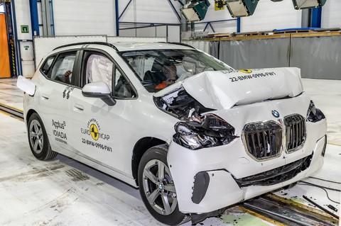 BMW 2er Active Tourer im Euro NCAP Crash & Safety Test.jpg