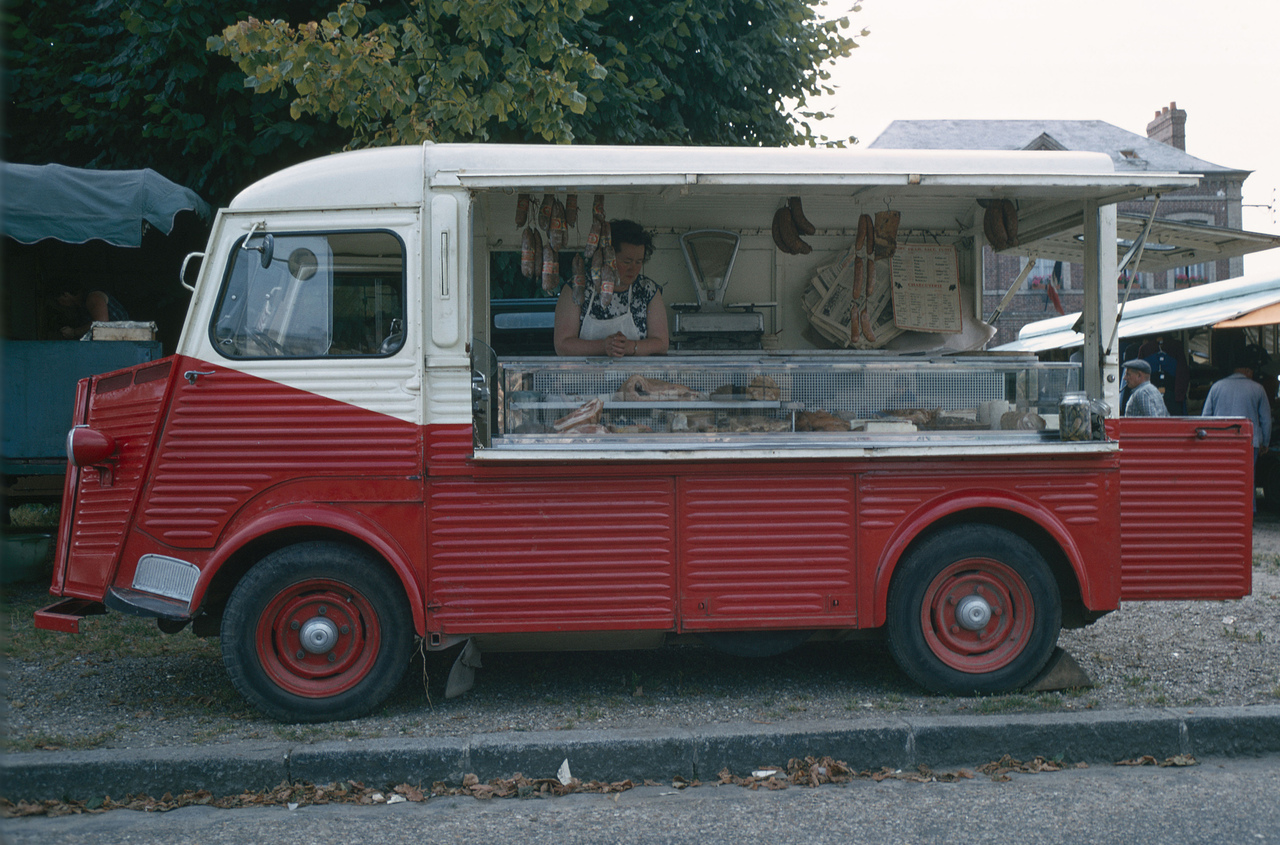 Bon Anniversaire: Vielseitiger Transporter Citroën Typ H wird 75.