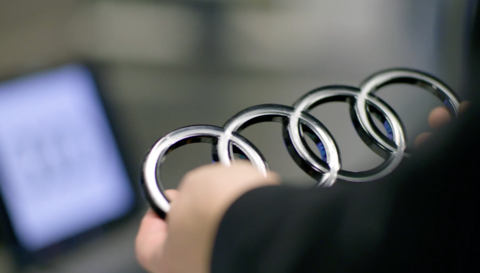neue Audi Ringe Markenzeichen Logo Auto Enblem 2023.png
