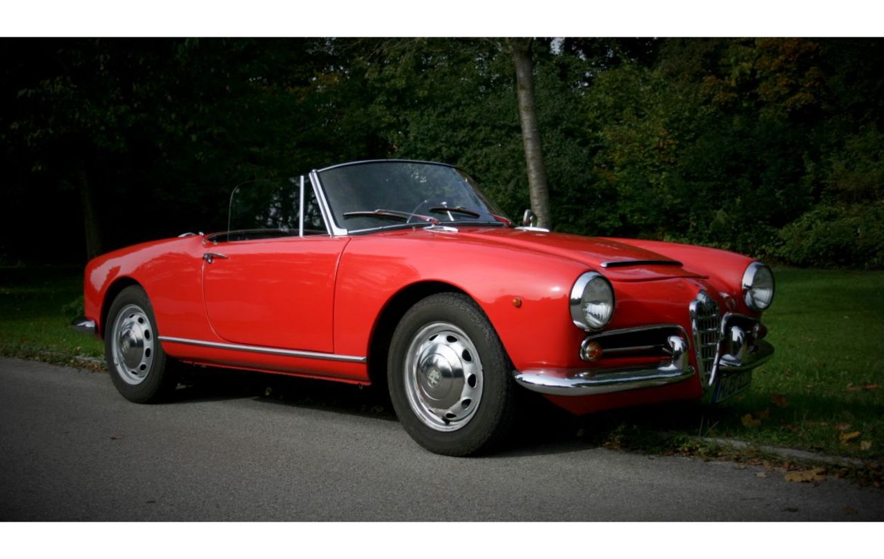 Alfa Romeo Giulia Spider ist „Klassiker des Jahres“.