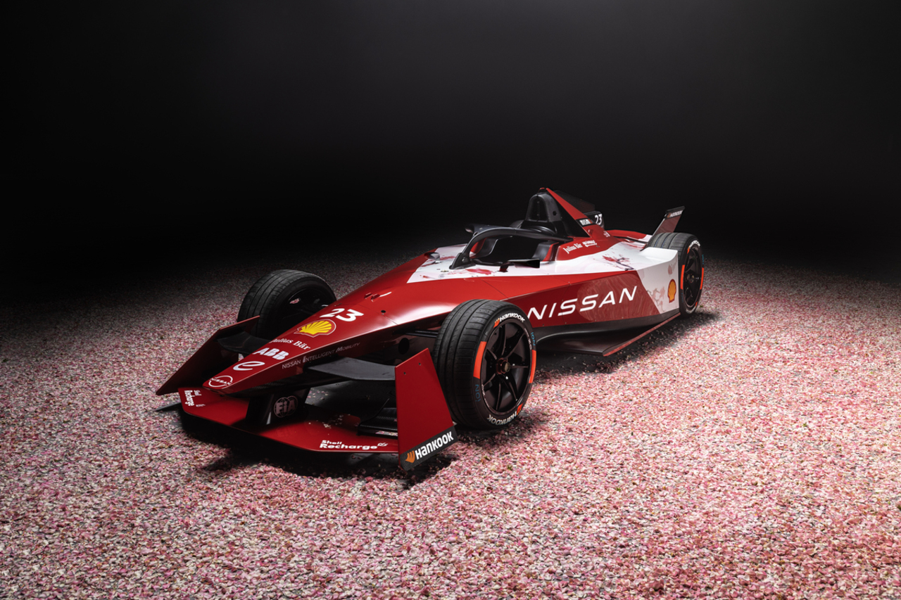 Nissan Formula E Team präsentiert auffälliges "Kirschblüten-Design" für Saison 9 (2022/23).
