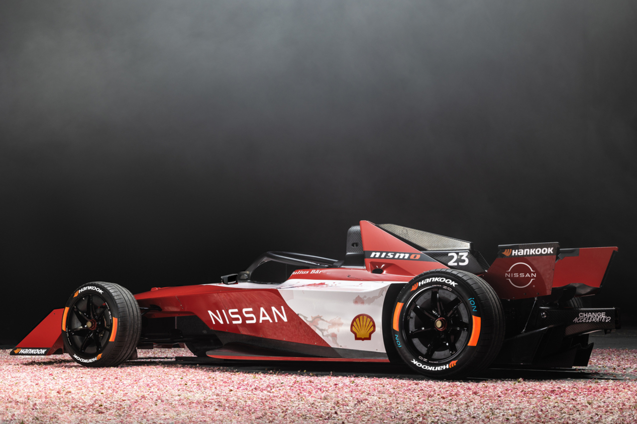 Nissan Formula E Team präsentiert auffälliges "Kirschblüten-Design" für Saison 9 (2022/23).