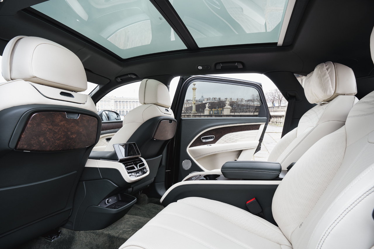 Bentley Bentayga mit verlängertem Radstand gewinnt "Komfort"-Sonderpreis...