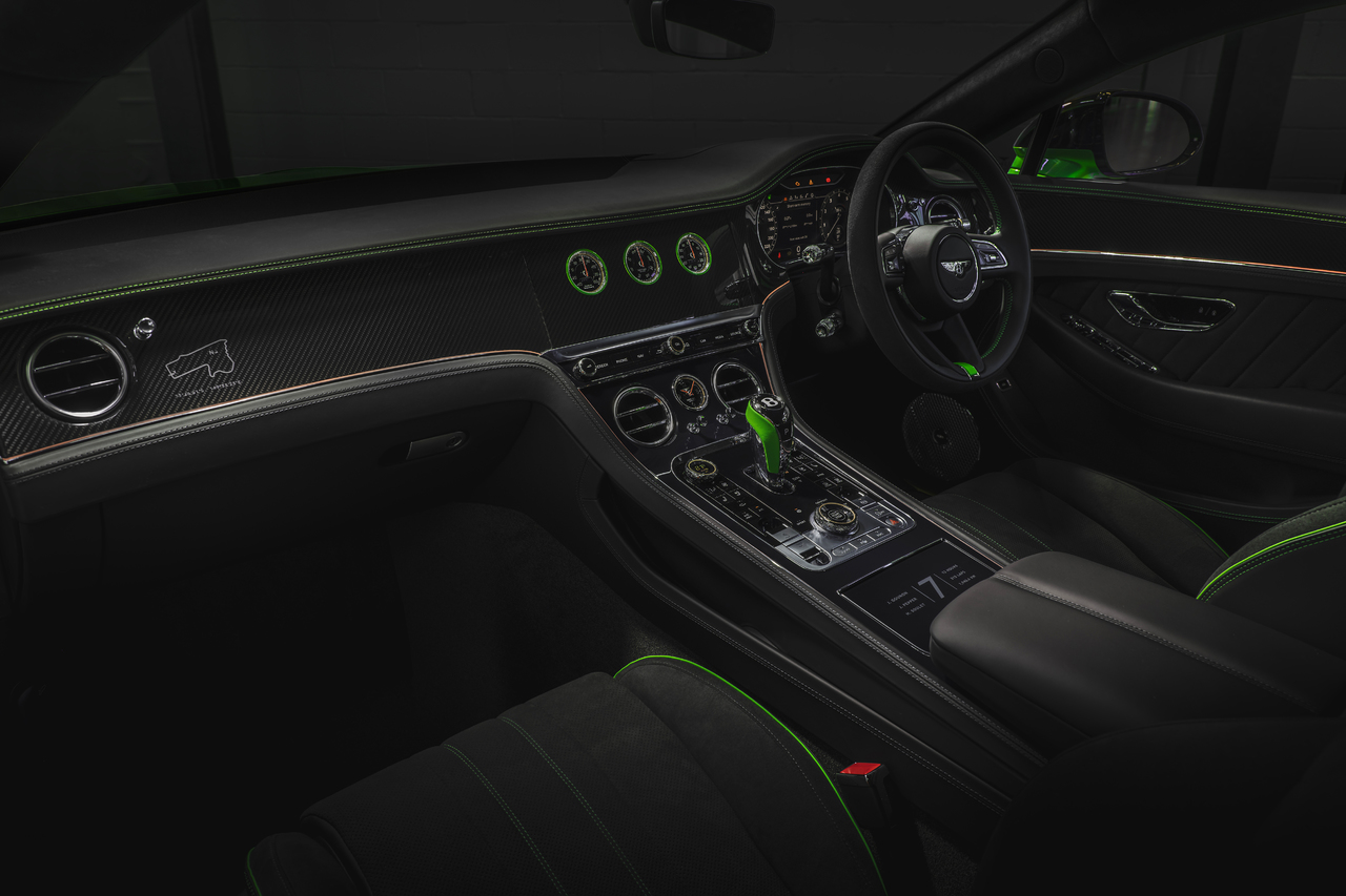 DIE 12 STUNDEN VON BATHURST INSPIRIEREN ZWEI INDIVIDUELLE BENTLEYS.