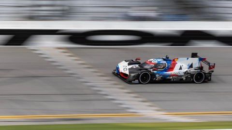 24 Stunden von Daytona: BMW M Hybrid V8 absolviert ersten Härtetest der neuen GTP-Ära.