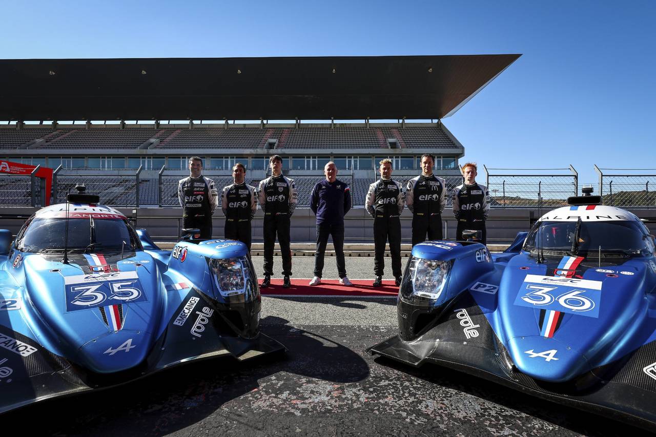 Die Alpine A470 und ihre beiden Crews für die FIA Langstrecken-Weltmeisterschaft 2023 vorgestellt.