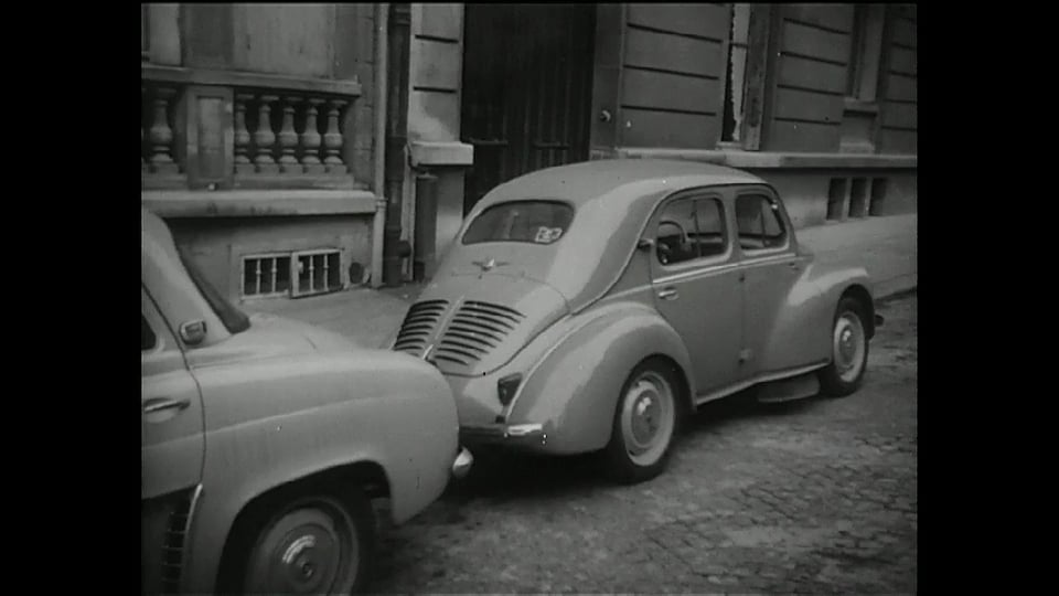 Renault 4CV von 1958 (Originalaufnahmen in Paris)