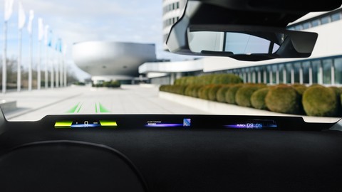 panoramic-vision Headup-Display BMW Innovation Cockpit.jpg
