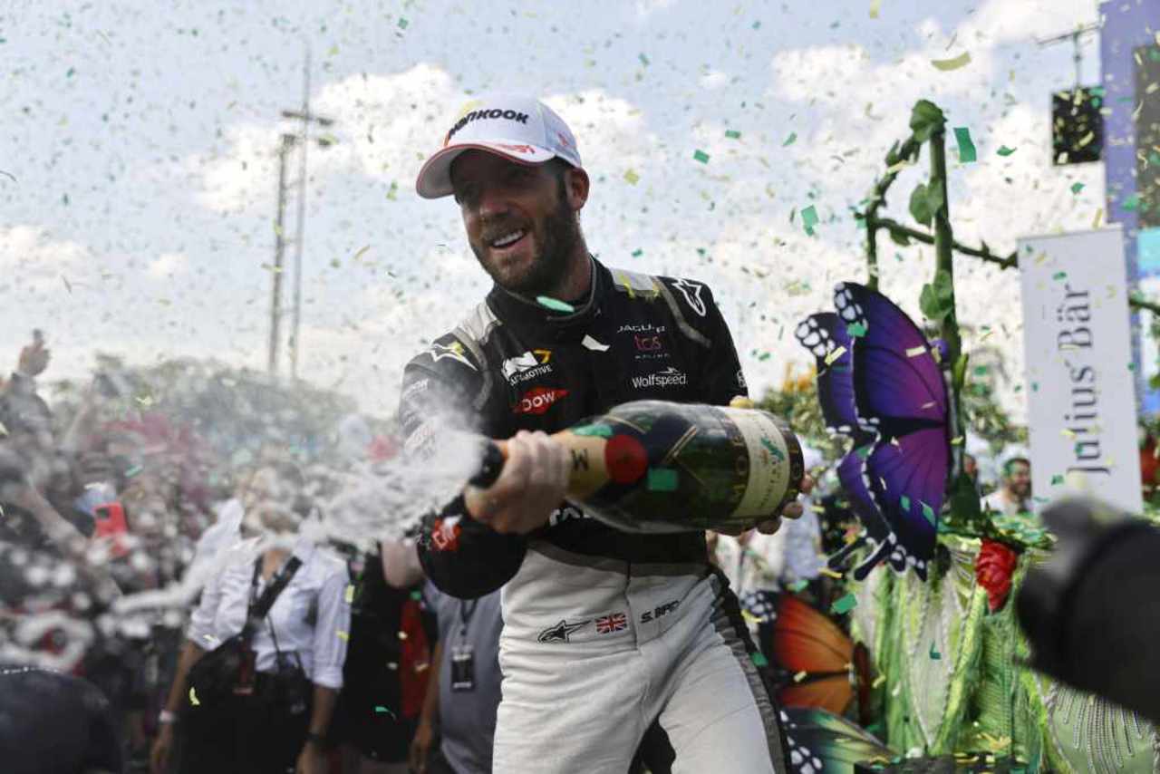 Formel E 2023 | Sao Paulo E-Prix: Platz 1 und 3 für Jaguar TCS Racing im Sambadrom.