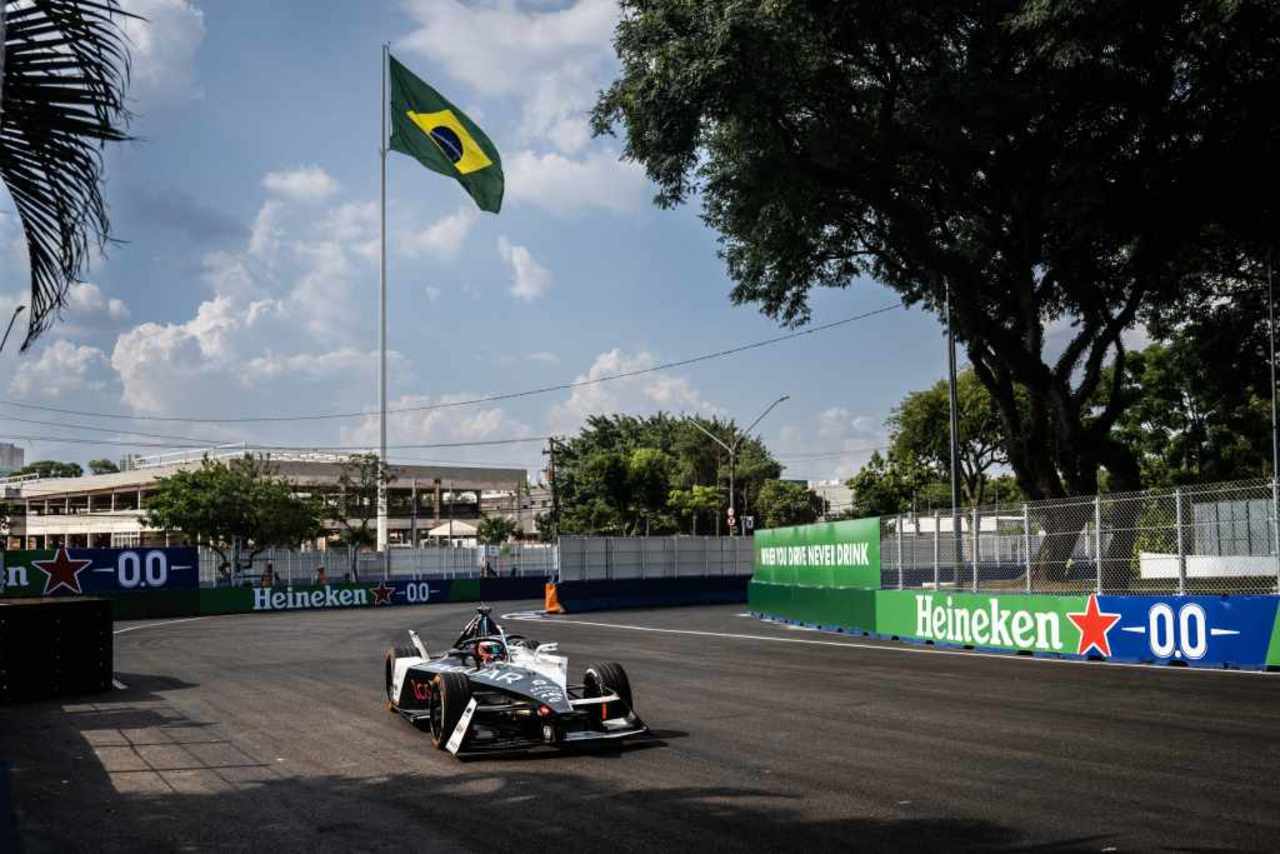 Formel E 2023 | Sao Paulo E-Prix: Platz 1 und 3 für Jaguar TCS Racing im Sambadrom.