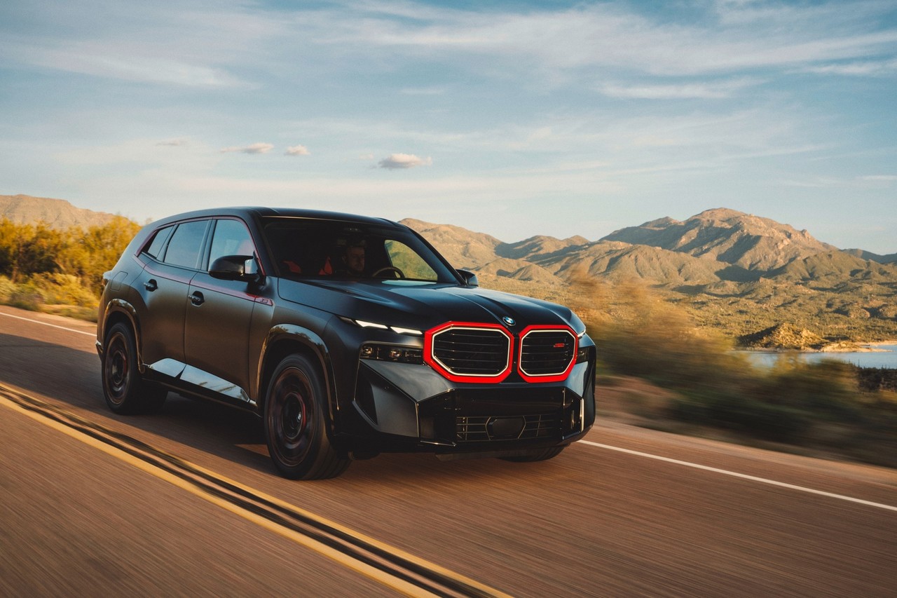 Der BMW XM Label Red.