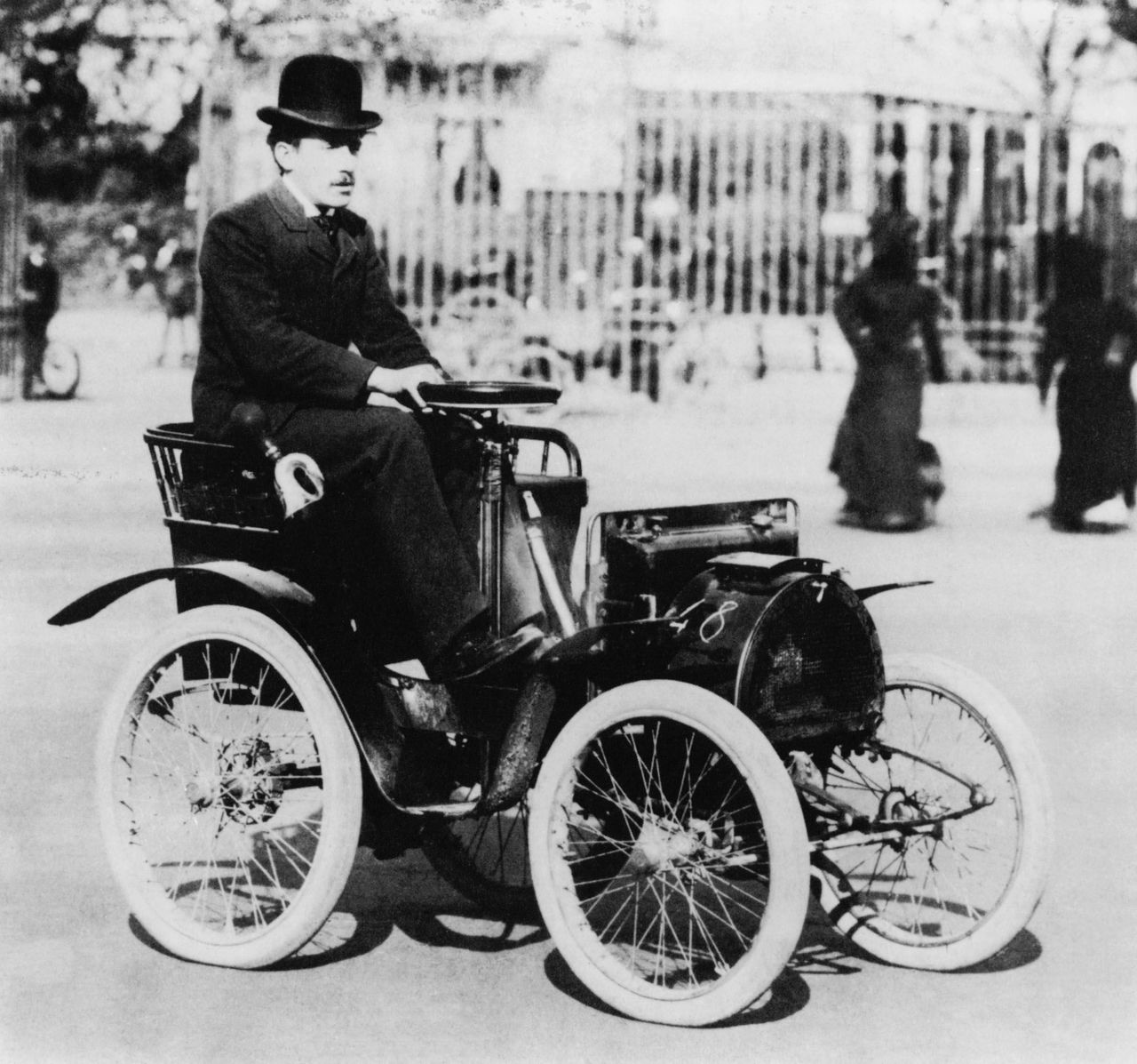 Innovation aus Tradition – 125 Jahre Renault.