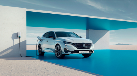 Der neue PEUGEOT E-308*: First Edition online bestellbar.