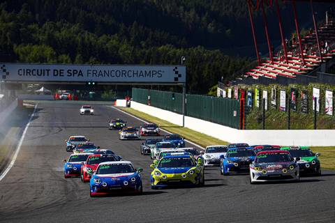 Alpine Elf Europa Cup 2023: Geraci und Favre bestimmen das Tempo in Spa-Francorchamps.