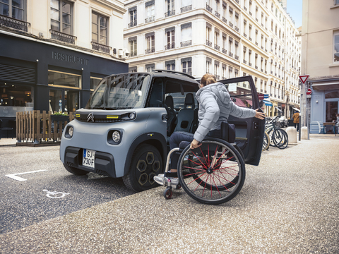 Ami Citroen Stadtauto Behinderung Kleinwagen autark selbständig.jpg