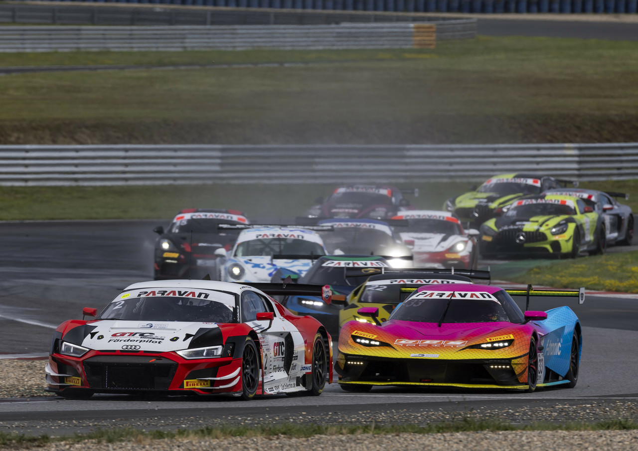 Audi-Kundenteams mit dem Audi R8 LMS erfolgreich in Australien, Deutschland und Großbritannien.