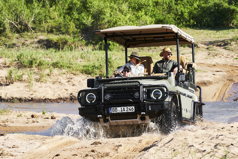 ineos-grenadier-safari-Fahrzeug-ineos-kavango-Buschtaxi_Offroad.jpg