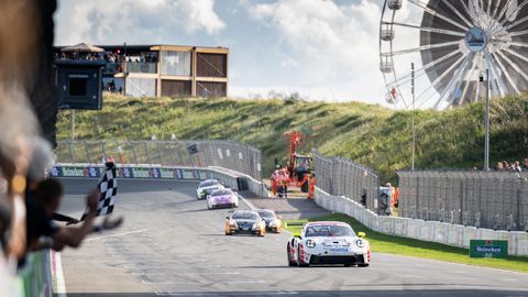 Porsche Mobil 1 Supercup, 6. Lauf | Zandvoort: Morris Schuring gewinnt 100. Supercup-Rennen des Teams Fach Auto Tech.
