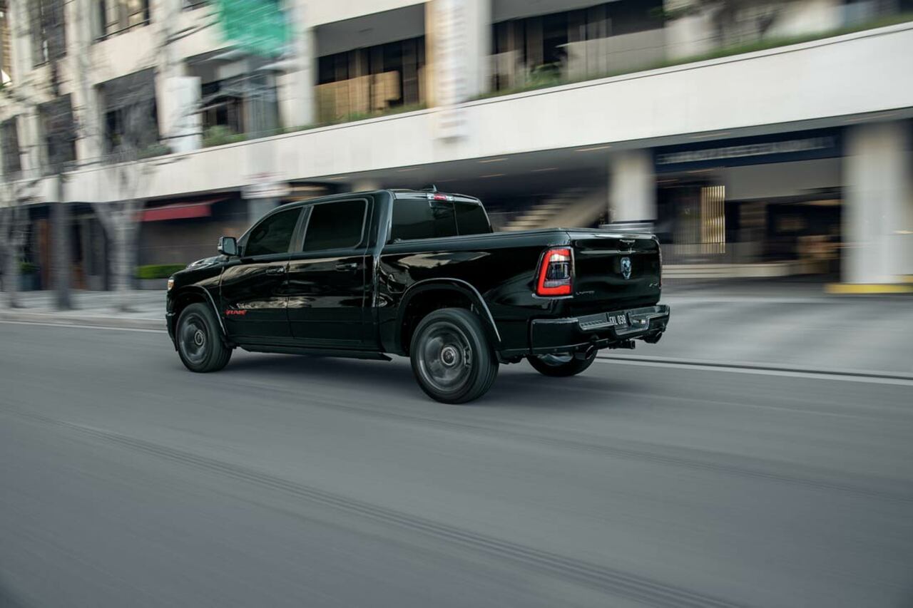 Der Ram 1500 Limited (RAM)RED Edition wird in Europa eingeführt, um bei der Bekämpfung globaler Gesundheitsprobleme zu helfen.