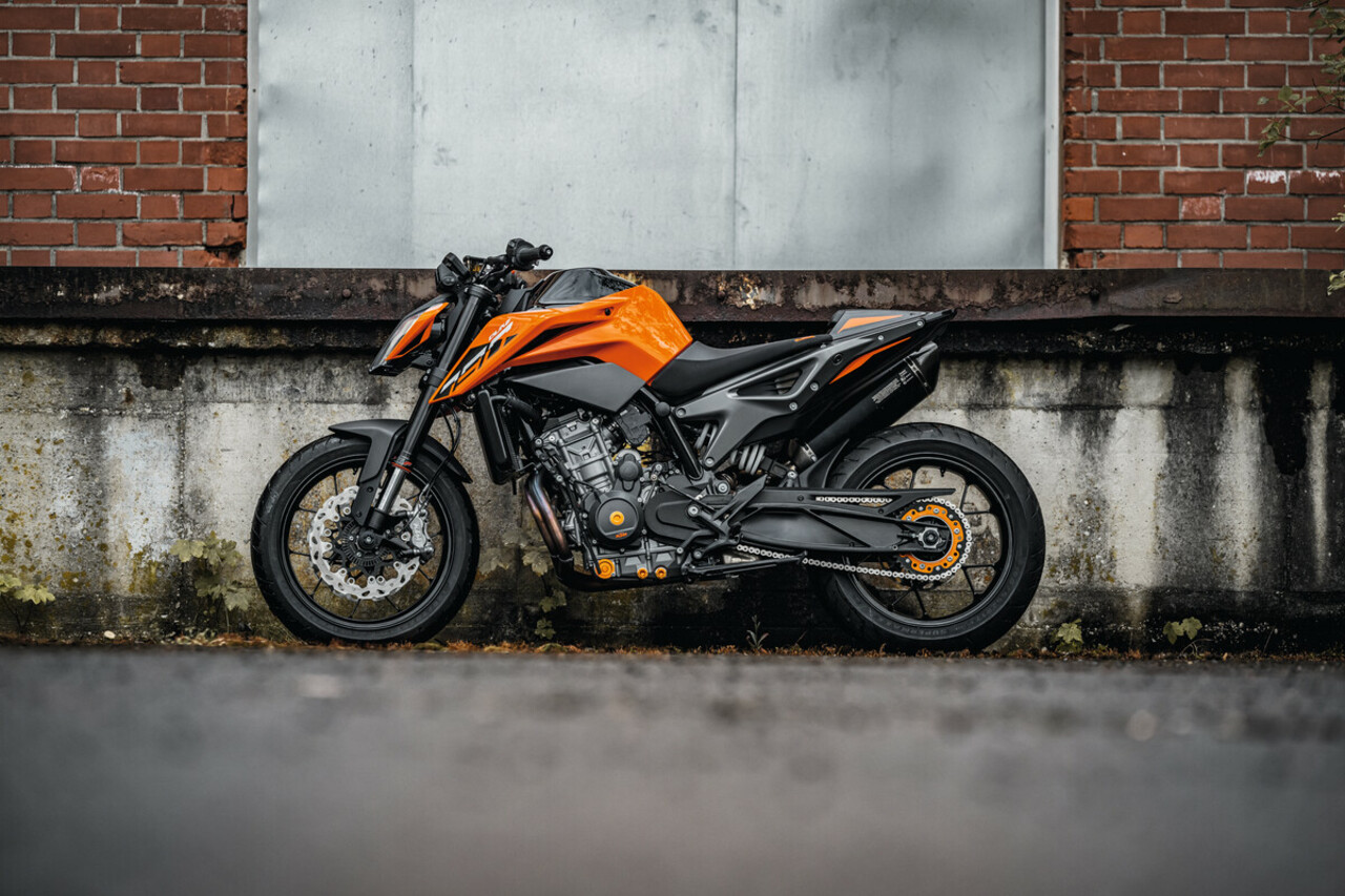 KTM 790 DUKE 2024 - BEREIT FÜR DIE MOTORRADSAISON 2024.