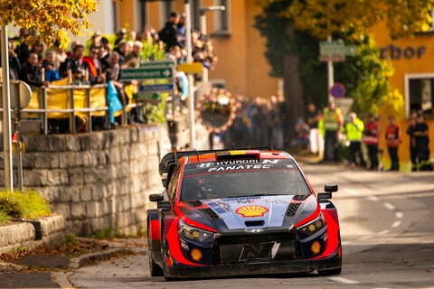 Thierry Neuville WRC 2023 Rallye Mitteleuropa Sonntag Sieger Passau Hyundai.jpg