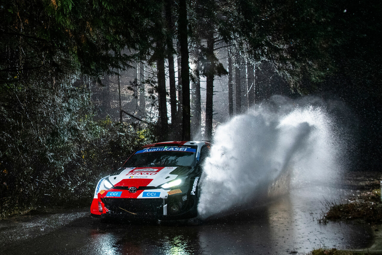 WRC 2023 | Forum8 Rallye Japan: Evans führt in Japan, Toyota dominiert den turbulenten Freitag.
