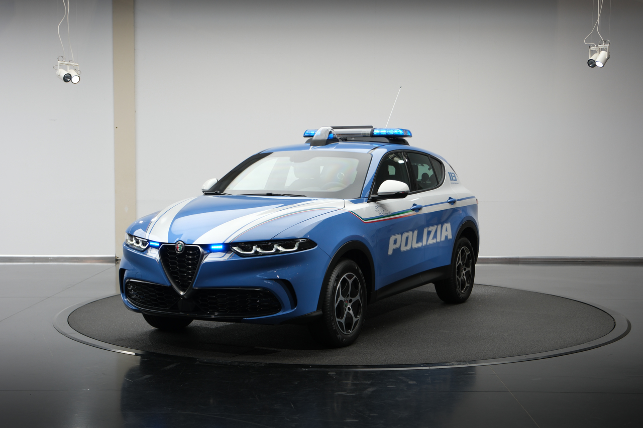 Alfa Romeo Tonale, der neue "Pantera" der Polizei.