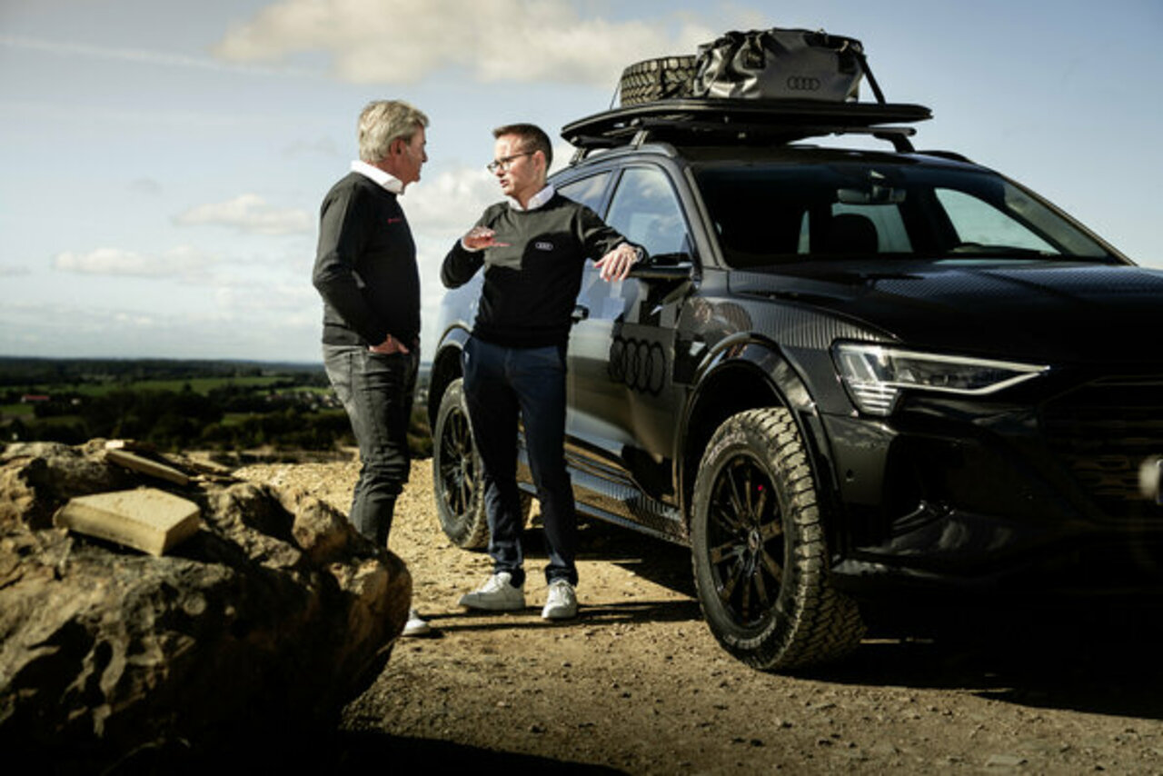 Rallye-Ikone Carlos Sainz im Interview: „Für mich ist es eine tolle Erfahrung, Teil des Projekts edition Dakar zu sein“