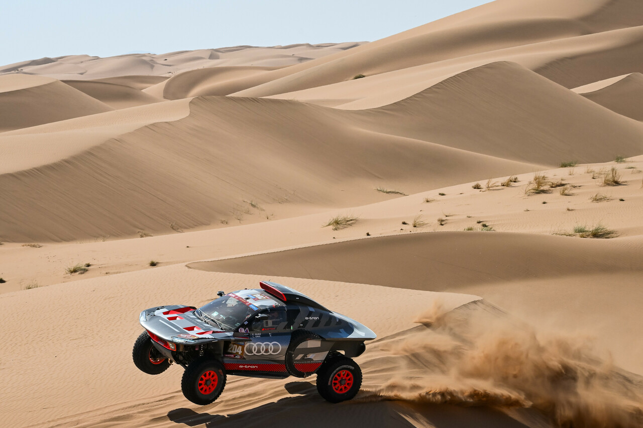 Rallye Dakar 2024 | Stage 3, Tag 4: Sainz verliert Führung und überschlägt sich beinahe...