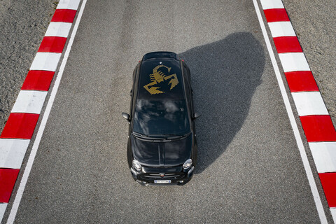Abarth Fiat 500 Sondermodell 2024 schwarz Skorpion.jpg