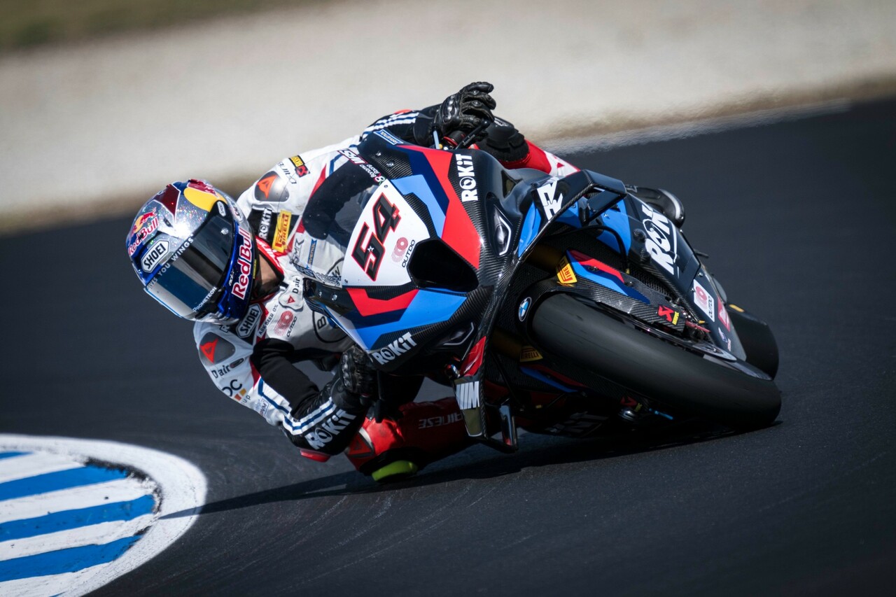 Vorhang auf in Phillip Island: BMW Motorrad Motorsport startet in Australien in die WorldSBK 2024.