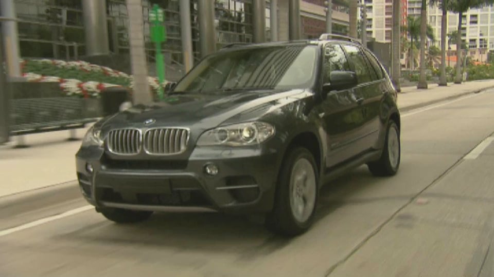The new BMW X5 xDrive40d - On Location Miami (Short Version)