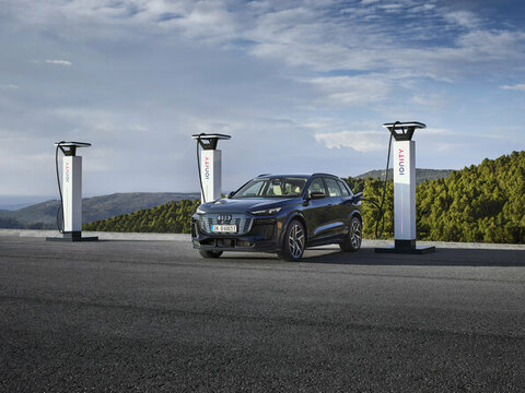 Audi Q6 E-tron Elektro SUV Weltpremiere Präsentation Offroad.jpg