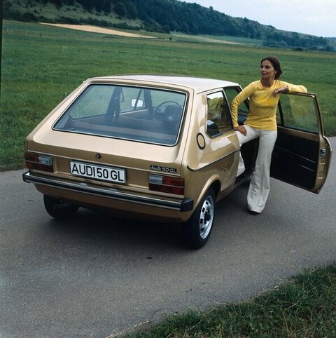 Vor 50 Jahren kommt der erste deutsche Kleinwagen auf den Markt: der Audi 50.