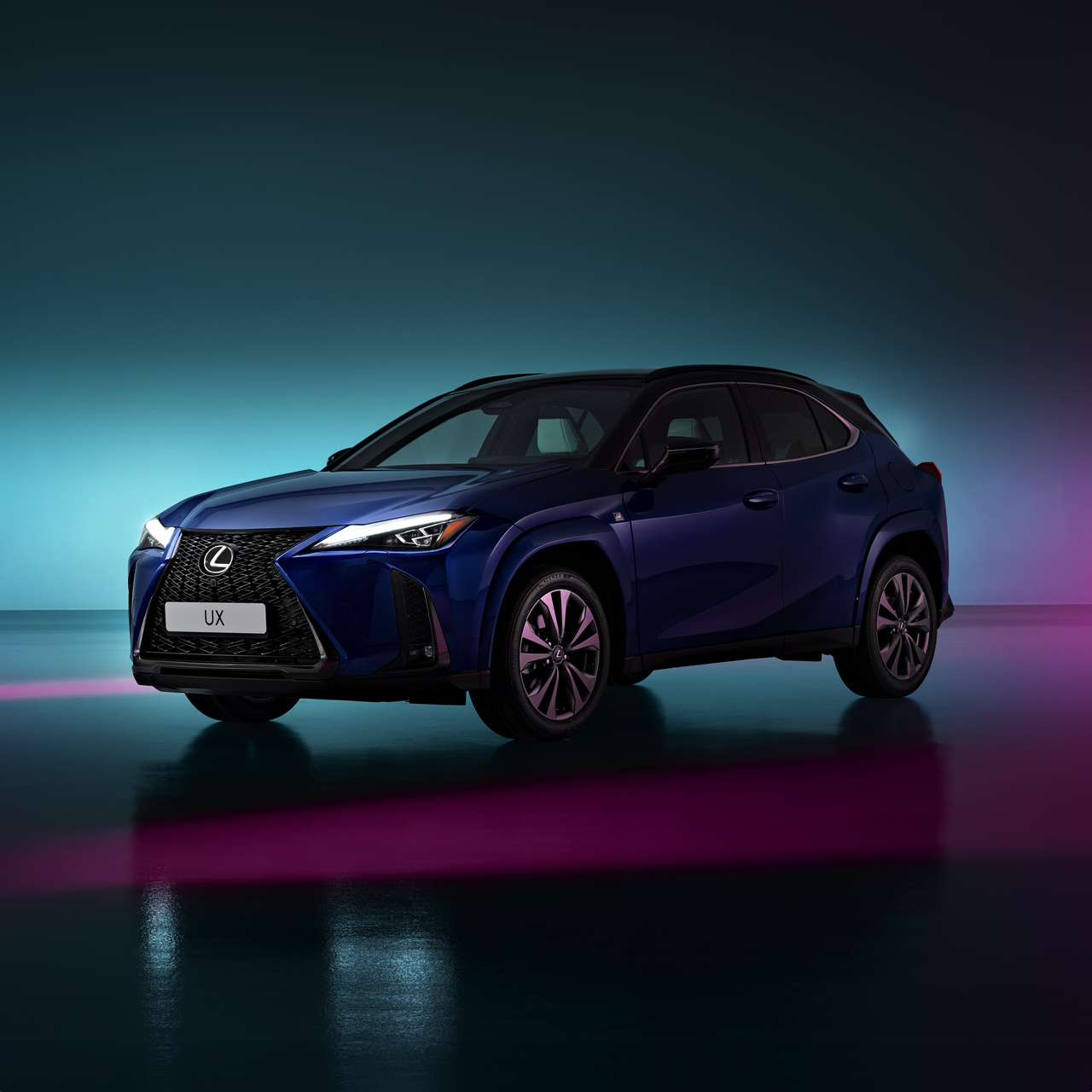 Lexus UX mit erstarktem Hybridantrieb – Kompaktes Crossover-SUV rollt ins neue Modelljahr.