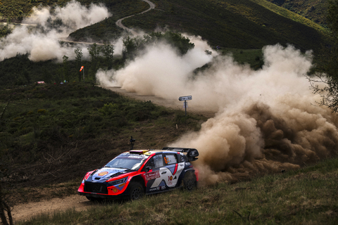 WRC 2024 Rallye de Portugal Takamoto Katsuta Freitag Führender Hyundai i20.jpg