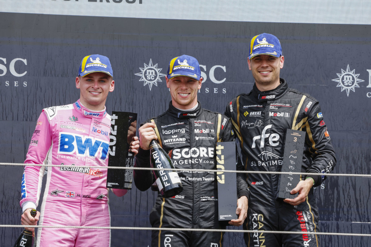 Porsche Mobil 1 Supercup | Imola: Larry ten Voorde feiert Sieg in seinem 200. Markenpokalrennen mit Porsche.