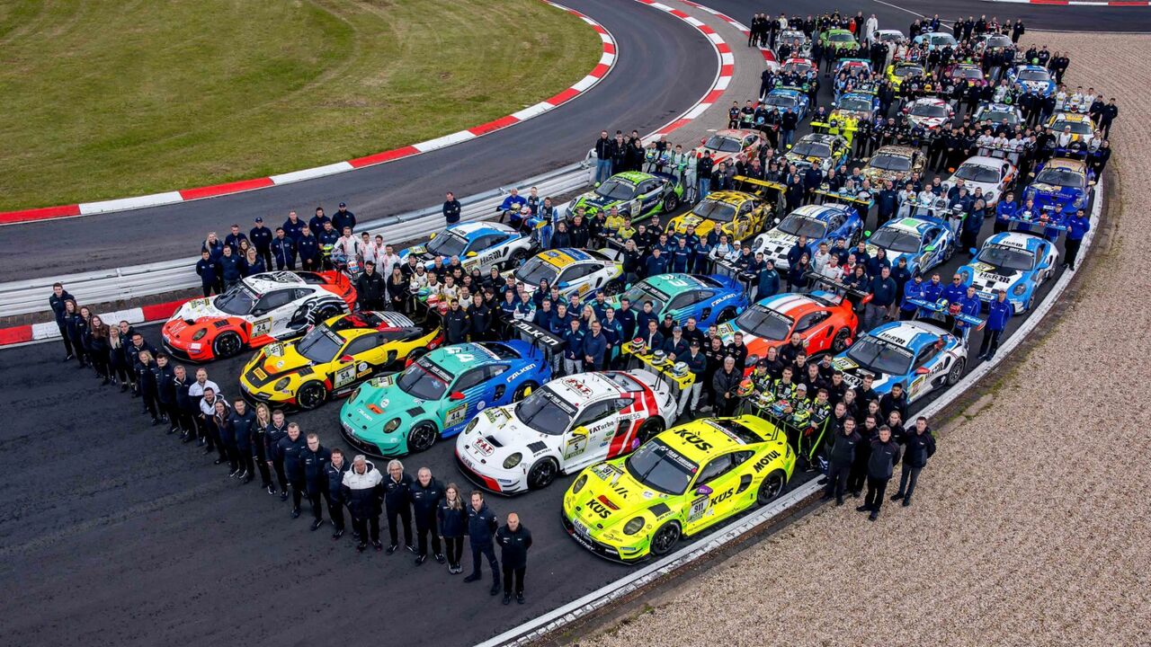 24-Stunden vom Nürburgring: Startreihe eins in der „Grünen Hölle“ für Porsche-Kundenteam Manthey EMA.