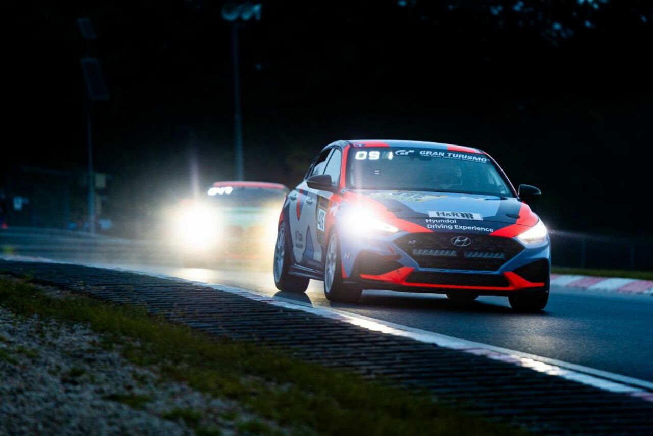 24 Stunden vom Nürburgring… Hyundai Motorsport feiert vierten TCR-Sieg in Folge.